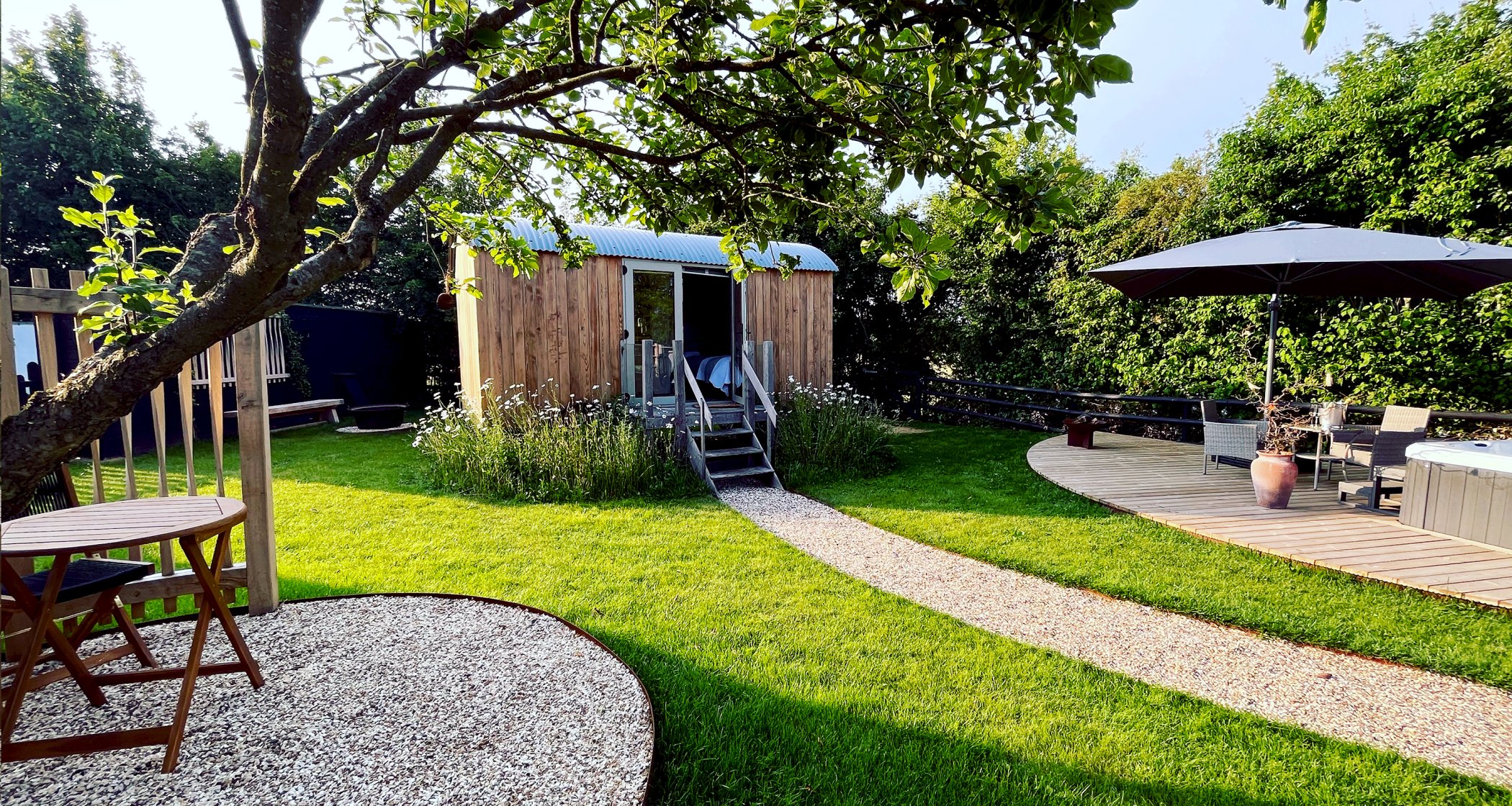 Stunning Shepherds Hut set in Hampshire countryside